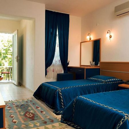 Ayvalik Beach Hotel Room photo