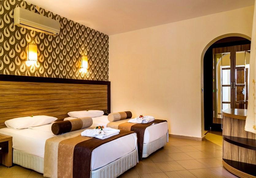 Ayvalik Beach Hotel Exterior photo